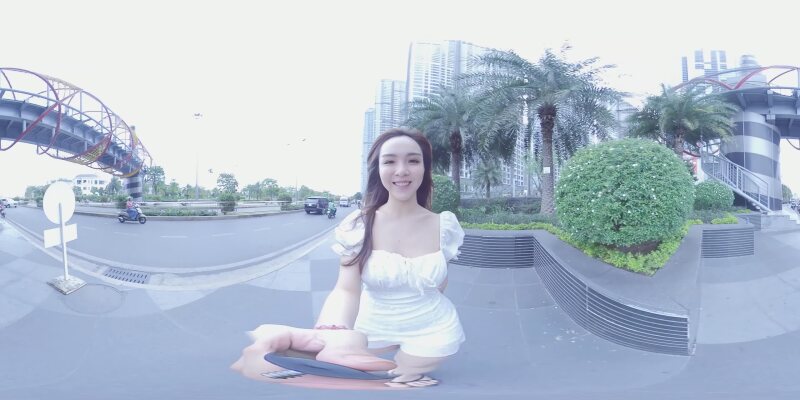 VR資源網 和我一起旅行 走在紅橋上的韓國小女孩 Pet And Bae