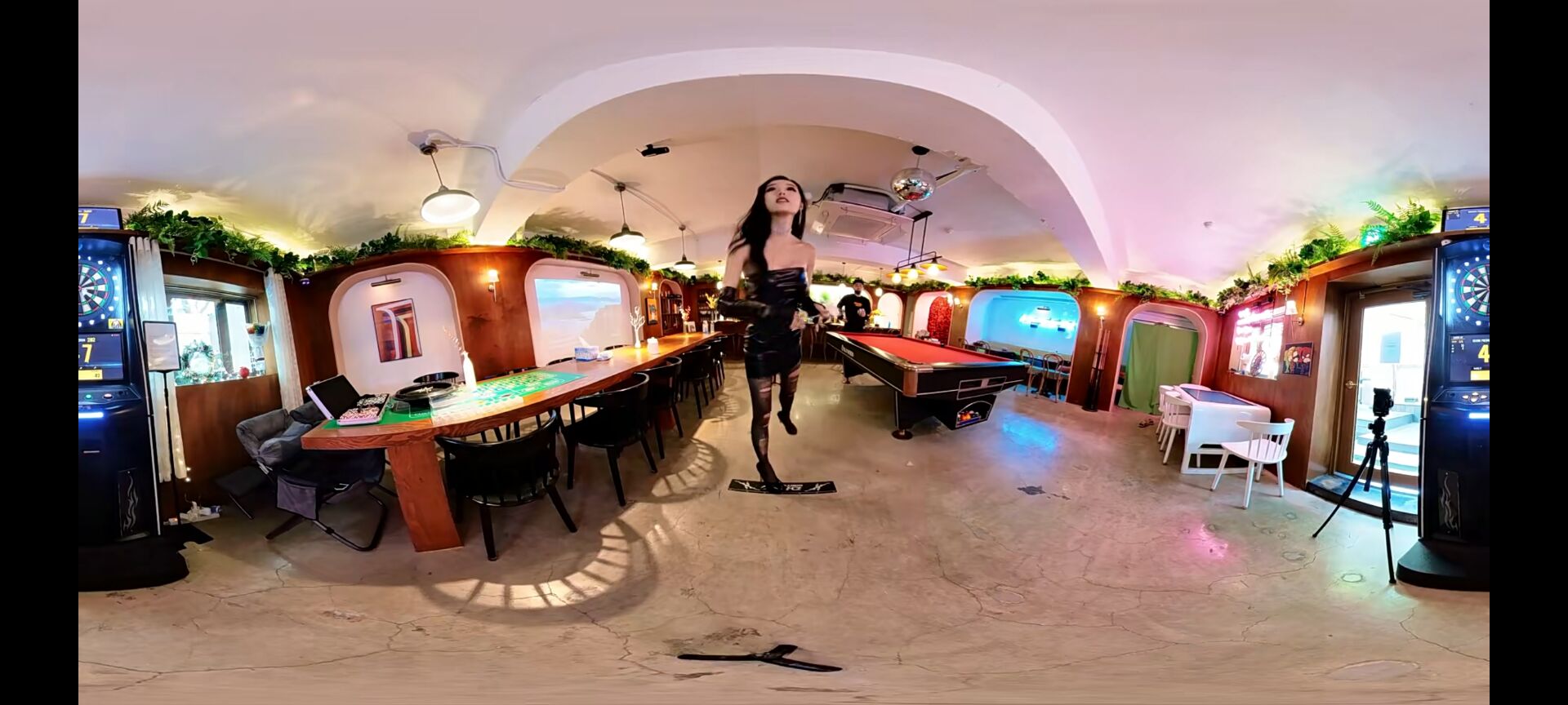 VR资源网 5K VR360) 다트만해도 여신! 레이싱모델 김가온 KIM GA ON