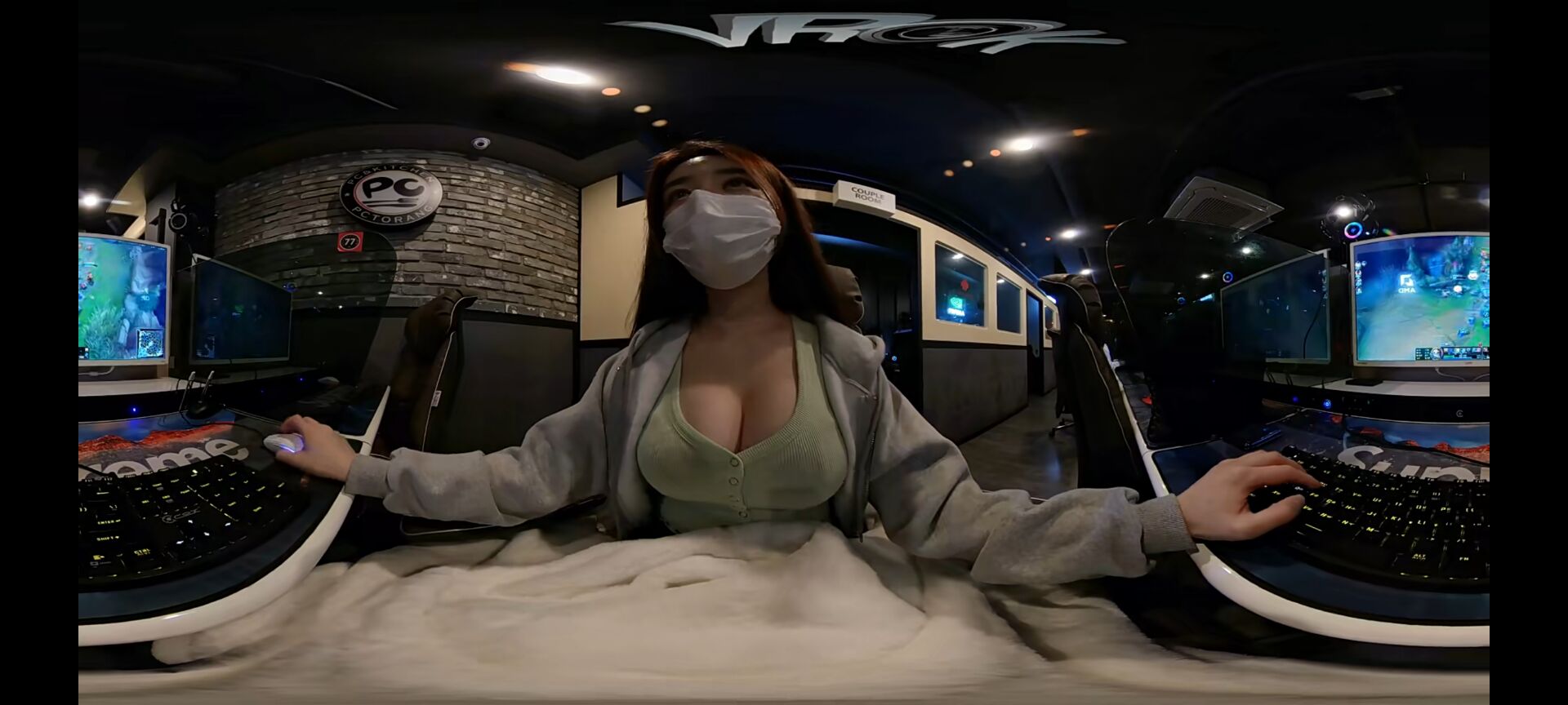 VR资源网 VR360°4K -11- A GIRL PLAY LOL LEAGUE OF THE LEGEND GAME KOREAN GIRL